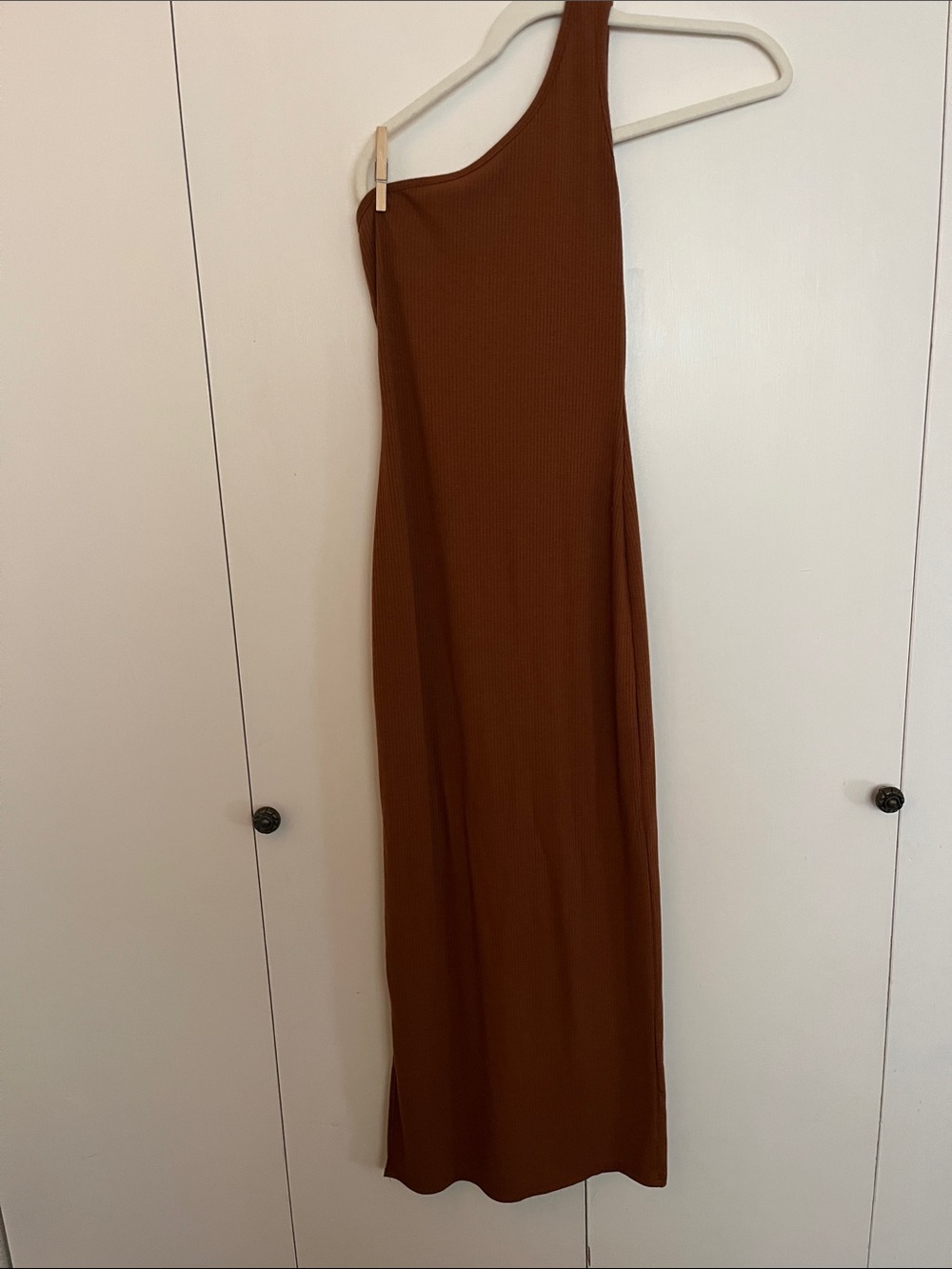 One-Shoulder Ribbed Maxi Skirt - Brown